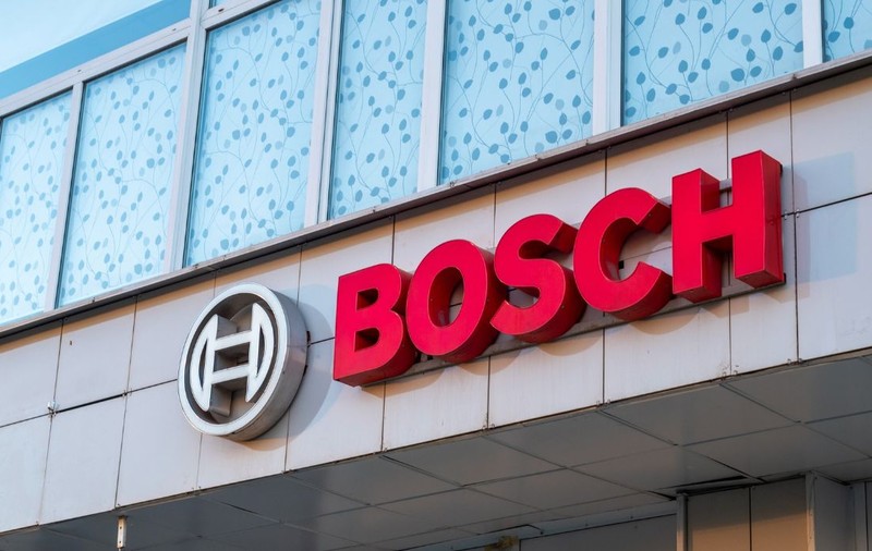 Șefii Bosch și Aumovio, care concediază și români, dau vina pe birocrația și instabilitatea politică din România