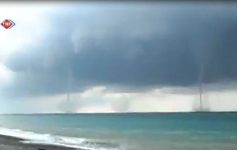 ÎNFRICOȘĂTOR! TORNADE, surprinse la Marea Neagră | VIDEO