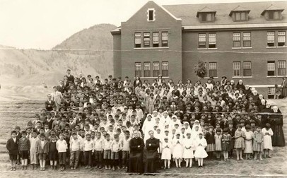Școala rezidențială din Kamloops în 1937. | Foto: cultmtl.com