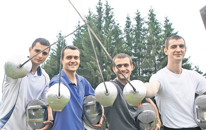 Mihai Covaliu, antrenorul lotului olimpic de sabie-băieţi, a stabilit obiectivul elevilor săi la JO de la Londra: o medalie
