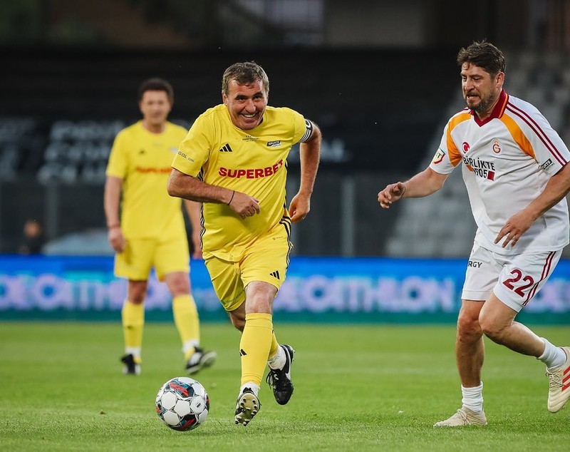 Hagi, Gică Popescu, Adi Ilie și Mutu au făcut spectacol la Cluj, în România All Stars - Galatasaray Legends