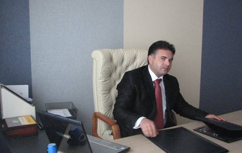 Deputatul William Brînză cere pedepsirea dascălului francez rasist: ”Profesorul care a redactat subiectul să fie demis!”