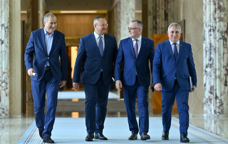 Nicolae Ciucă acceptă demisia lui Sorin Cîmpeanu: „România are nevoie de stabilitate și coerență”