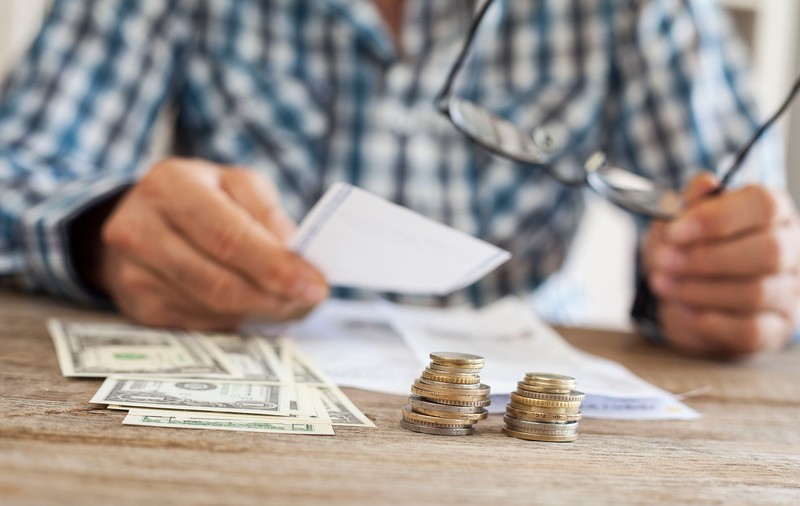 Președintele asociației de proprietari poate fi și administrator? Și cumulează salariile?