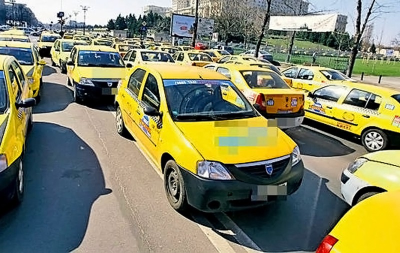 Aproape 30 de taximetrişti au rămas fără permise şi peste 2.800 au fost amendaţi într-o singură zi