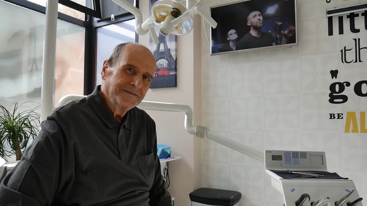 Probleme cu dantura la bătrânețe. Dumitru Necula cu o dantură nouă