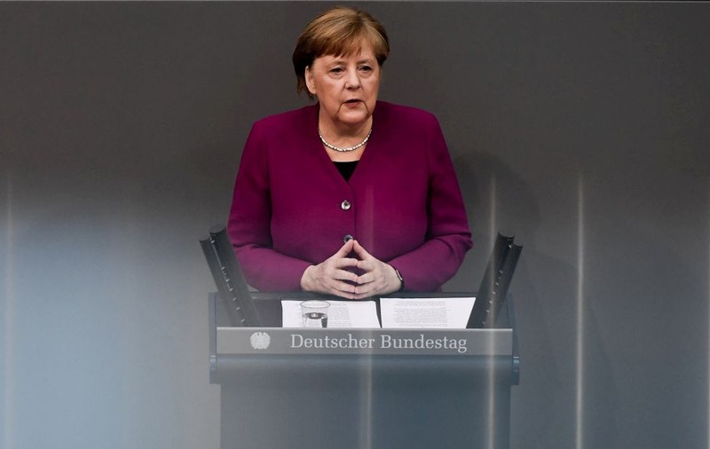 Merkel frânează bucuria germanilor: restricțiile sunt ridicate prea repede! Experții sunt de acord