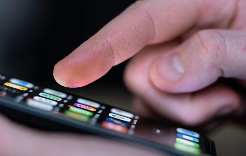 Număr de telefon scos la licitație pentru 105.000 de euro, în Elveția: „E ușor de memorat și semn de prestigiu. Plătești imediat și e al tău”
