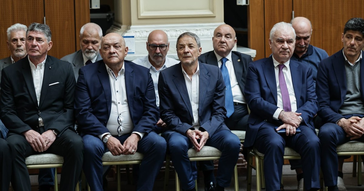 O parte dintre jucătorii de la Steaua care au cucerit Cupa Campionilor Europeni în 1986 participă la un eveniment organizat de BNR la București, 7 mai 2026
