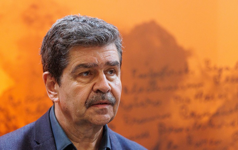 Interviu cu Radu Paraschivescu: „Dacă ne mulţumim doar să arătăm cu degetul şi să râdem, se cheamă că nu suntem de mare folos”