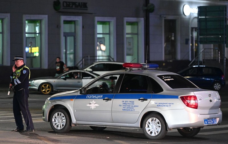 Raiduri ale poliției în cluburile și barurile gay din Moscova, după decizia instanței supreme împotriva comunității LGBT