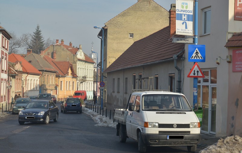 Primăria Braşov, amendată de Poliţia Rutieră. Motivul, sensuri de circulaţie din centrul vechi neavizate de poliţişti