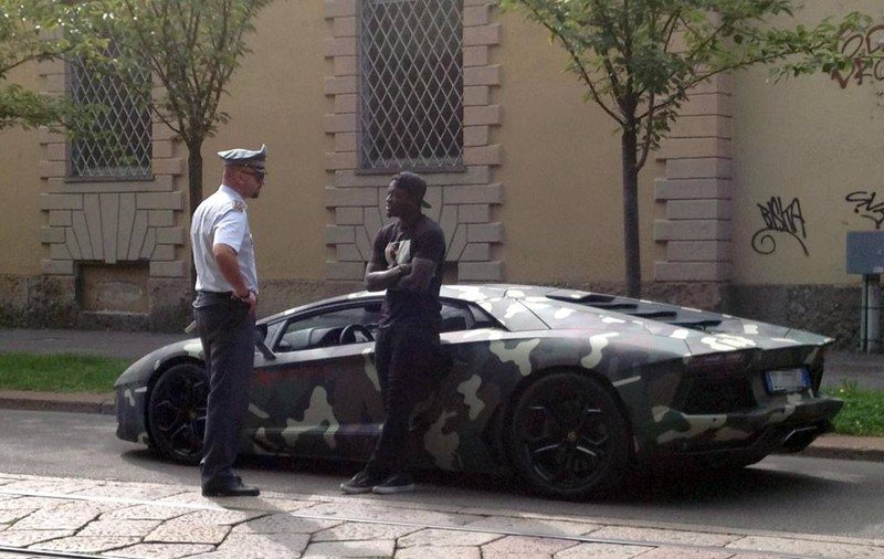 FOTO/ Sulley Muntari, aproape să fie arestat! Garda Financiară l-a confundat cu un infractor!