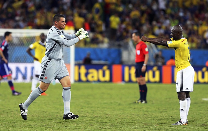 Portarul Mondragon a doborât recordul lui Roger Milla