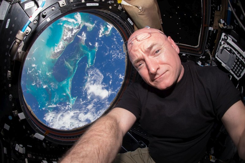 Scott Kelly a petrecut un an în spațiu, fără pauză. Sursă imagine: NASA.