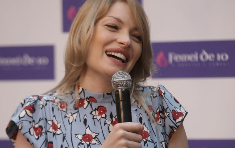 N-ai zice că a născut în urmă cu o lună. Valentina Pelinel, sexy la un eveniment monden