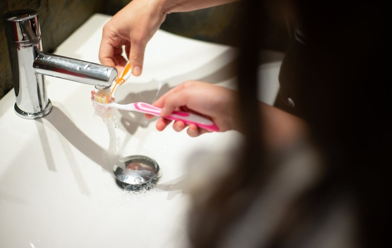 Cum influențează obiceiurile timpurii sănătatea danturii, explică Gentle Dentist