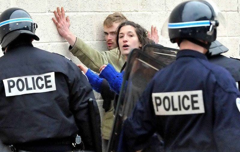 2 români, pe lista celor mai căutați infractori străini din Marea Britanie