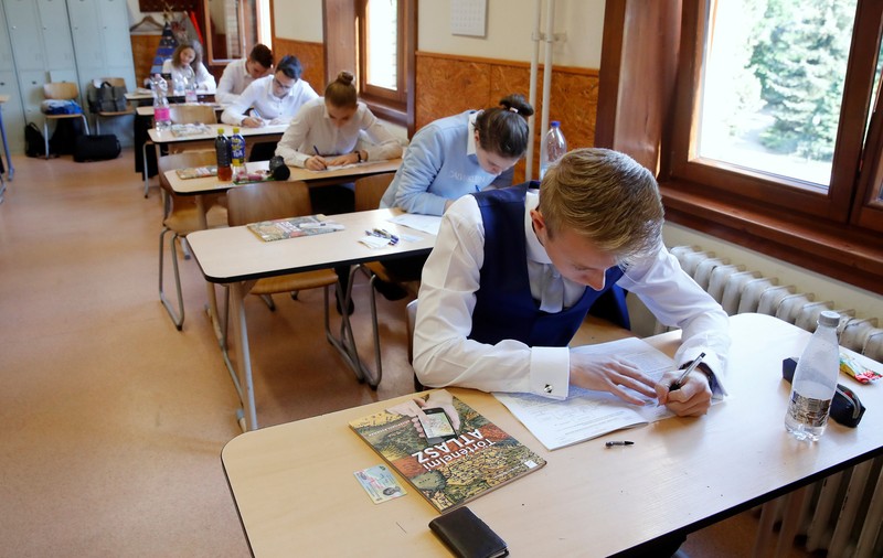 Presa de la Kiev critică manualele școlare din Ungaria. „Educă ură față de Ucraina și conțin propagandă rusească. Kievul trebuie să intervină”