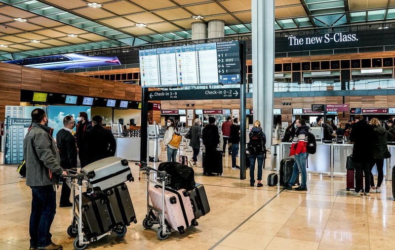 Apa potabilă de pe noul aeroportul din Berlin este infestată, după ce în analize s-au găsit urme de bacterii fecale