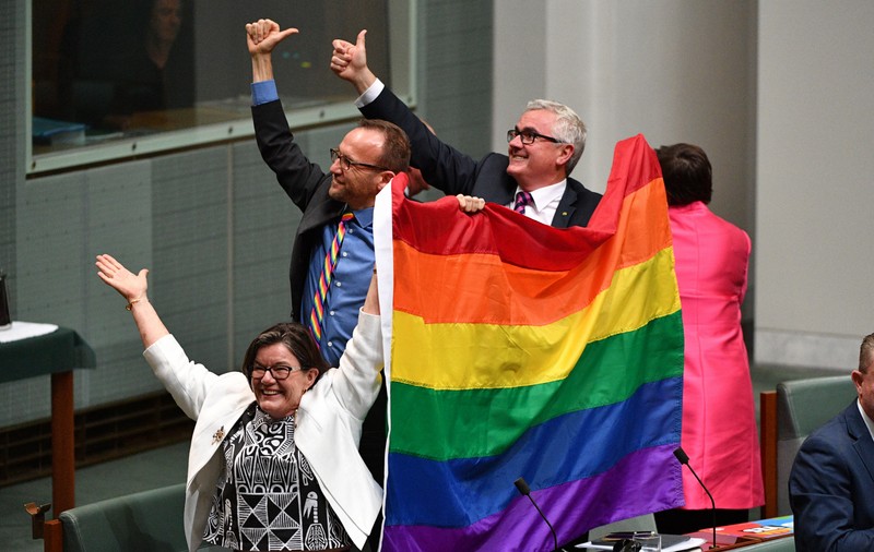 Australia a aprobat căsătoriile gay, punând capăt une dezbateri de 10 ani