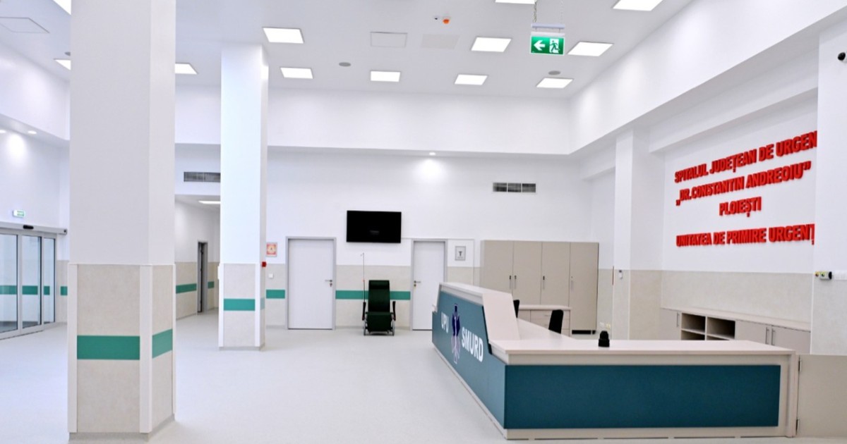 Intrare în UPU la Spitalul Județean de Urgență „Dr. Constantin Andreoiu” din Ploiești, interiorul este recent renovat