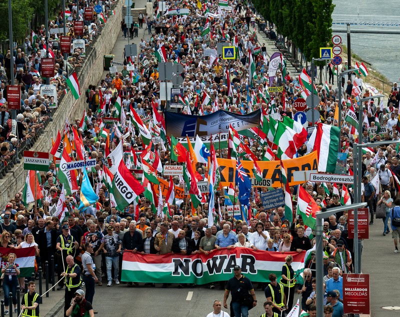 Manifestație pro-Orban cu mii de oameni, la Budapesta. „Europa trebuie împiedicată să se îndrepte spre război”
