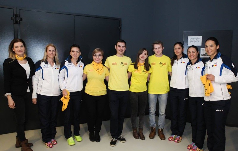 ”Pretty Woman” Simona Halep luptă pentru o cauză socială. Antrenamente à la Federer. Vineri, tragerea la sorți a meciului cu Cehia, din Fed Cup