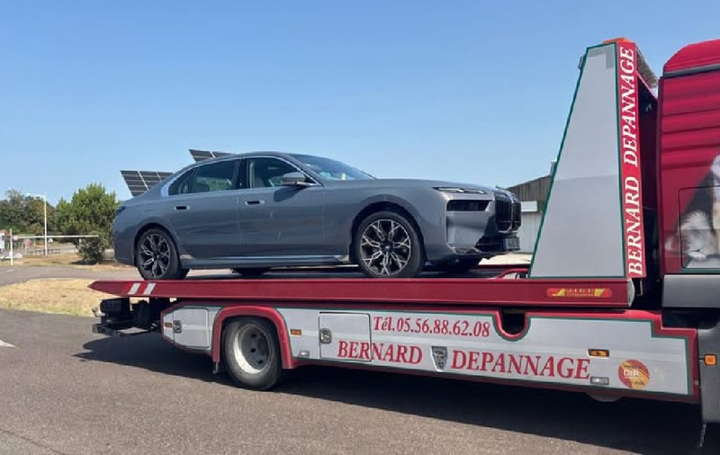 Român, prins la volanul unui BMW, cu 217 km/h, pe autostrăzile din Franța. Ce explicație le-a dat polițiștilor