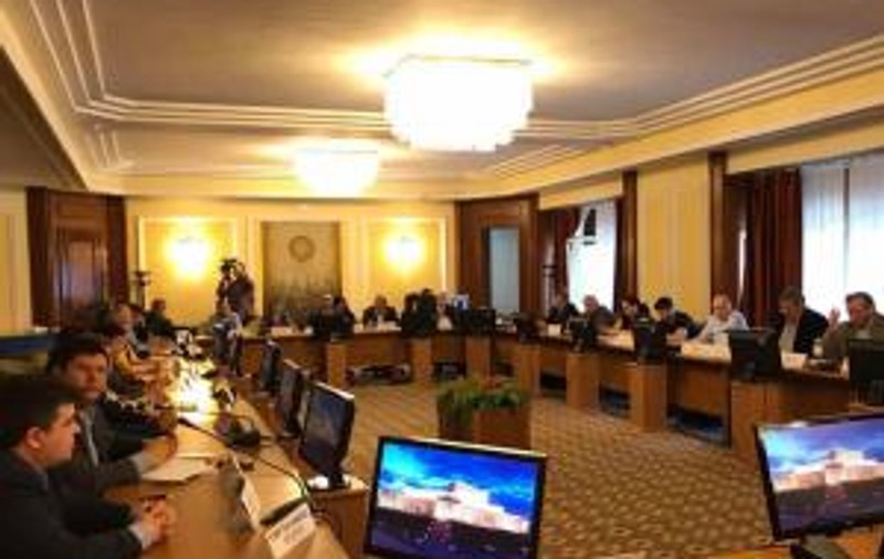 Spor de 15% pentru persoanele cu handicap vizual, votat de deputații din comisia de muncă; Se adoptă corecțiile la legea salarizării