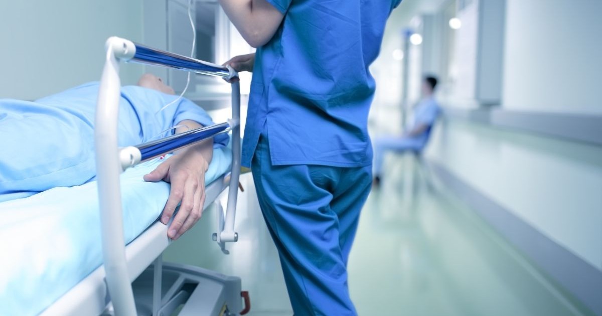 Un tânăr din Botoșani a murit, după ce a fost lovit în cap cu o etajeră