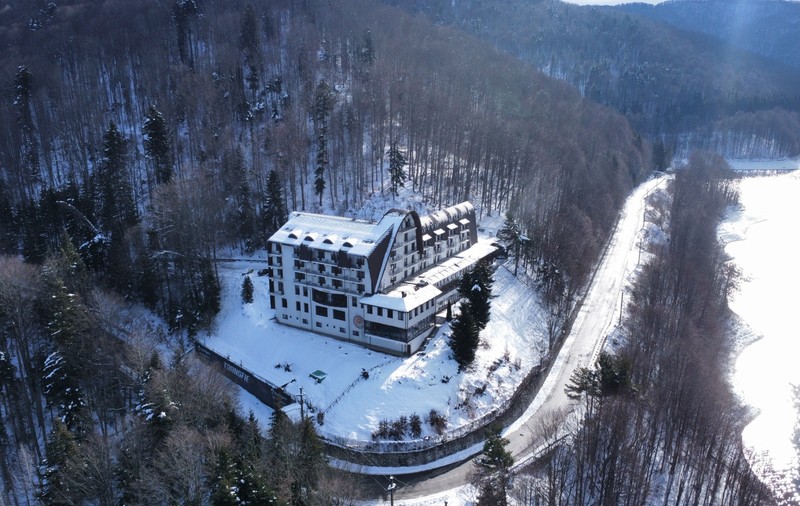 Întâmpină Noul An pe Transfăgărășan la Valea cu Pești