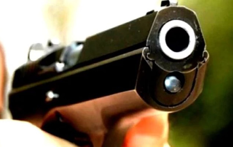 Un consilier i-a cerut unui fost militar să-i împuște pe cei din opoziție! Scandal de amploare în Consiliul Local Focșani