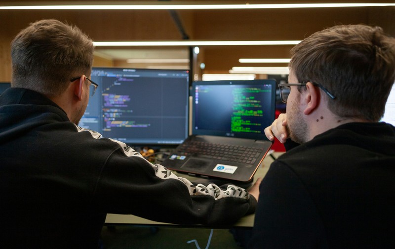 IT-ul este domeniul în care așteptările salariale ale angajaților au crescut cel mai mult în ultimul an. 7.000 de lei, net, pe lună este media salarială în acest sector, la nivel național. Așteptările IT-iștilor sunt de 10.000 de lei lunar, în medie