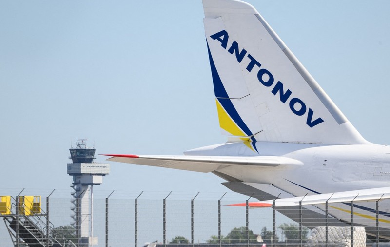 Avion Antonov surprins pe aeroportul din Leipzig. Imagine cu caracter ilustrativ Sursa foto: Profimedia