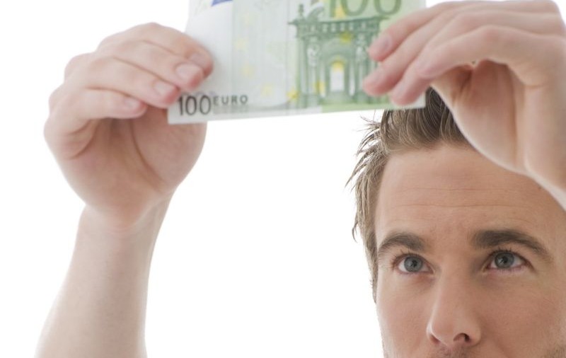 Cum poate orice bărbat să ”producă” 800 de euro în câteva minute
