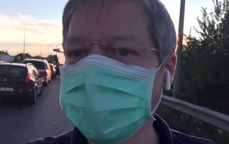Dacian Cioloş a plecat la Bruxelles, cu maşina, în plină pandemie: "O Europă  paralizată de un virus. O autostradă pustie, o călătorie cu un sentiment  ciudat"