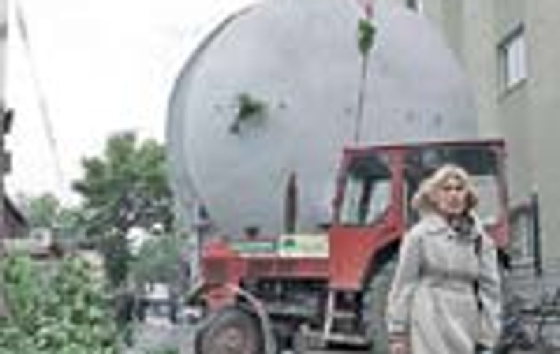 Utilajele-gigant s-au blocat pe bd. Expozitiei
