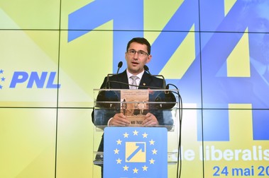 Istoricul dr. Liviu Țăranu susține o un discurs la aniversarea a 144 de ani de la înființarea Partidului National Liberal, mai 2019. | Foto: Radu Tuta / Agerpres