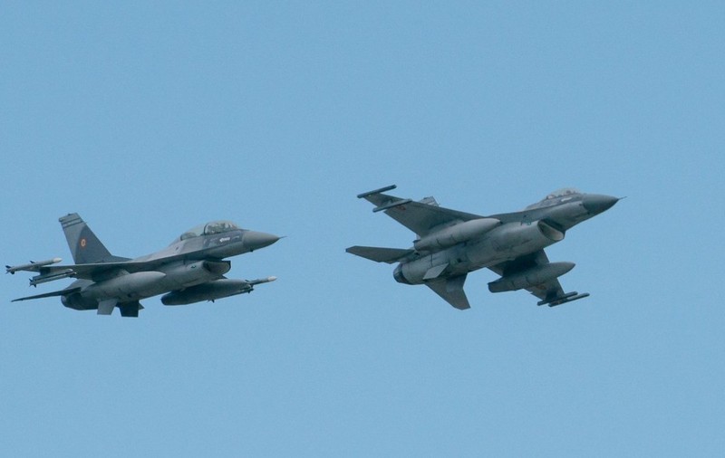 MApN a ridicat avioane de lupta F-16 pentru monitorizarea situației de la graniță