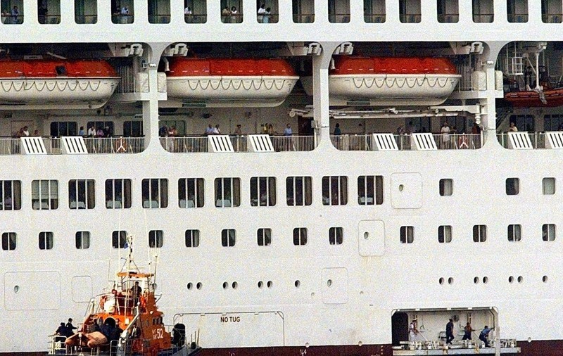 Un vas de croazieră e în carantină în portul Pireu, după ce 20 de pasageri au fost testați pozitiv pentru coronavirus