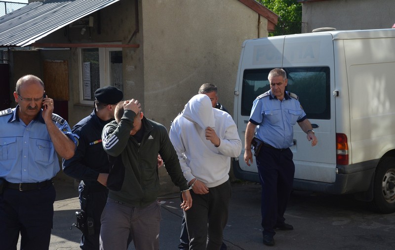 Închisoare cu executare pentru poliţiştii bihoreni care „vânau” şoferii străini pentru şpagă. Cum acționa rețeaua