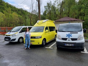Cele 3 ambulanțe pe care Katja le va duce în Ucraina
