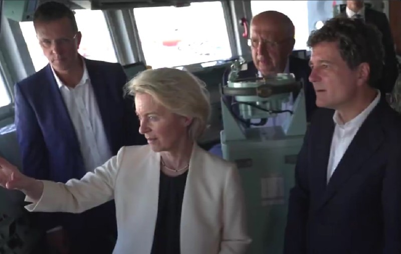 Imaginile postate de Ursula von der Leyen din timpul vizitei în România: „Un atu esenţial pentru securitatea Europei”