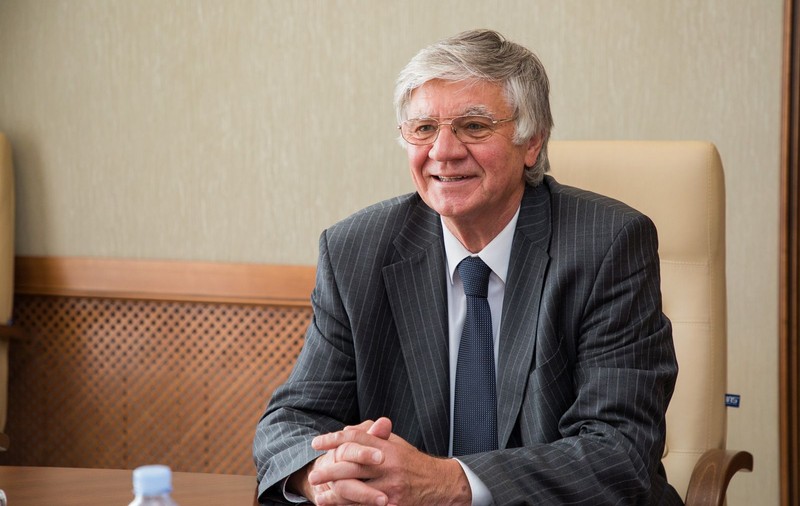 Ambasadorul Ungariei la Chișinău, acuzat că a lovit un polițist cu mașina