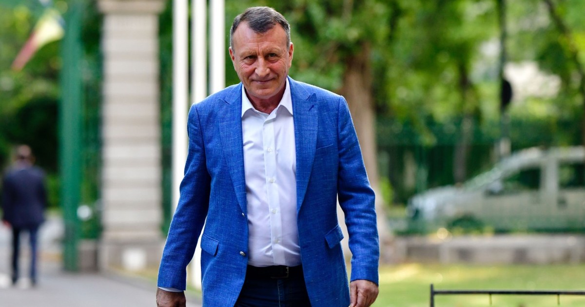 Secretarul general al PSD, Paul Stănescu, o figură controversată în partidul condus de Marcel Ciolacu