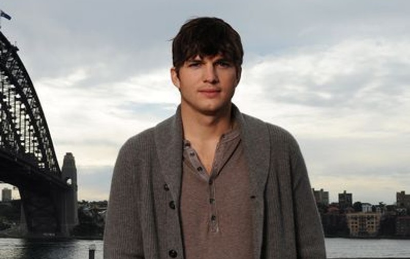 Ashton Kutcher: "Angelina Jolie şi Tom Cruise mănâncă c...t"