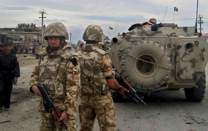Guvernul a modificat statutul poliţiştilor şi militarilor, în contextul crizei COVID-19: Se întrerup concediile de odihnă şi se suspendă pensionarea anticipată