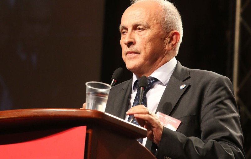 Şeful CJ Prahova, Mircea Cosma, i-a scris o poezie lui Ponta: ”Victor, o galaxie română în devenire” | VIDEO
