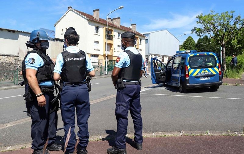 Mărturia șocantă a unui fost polițist francez, în biletul de adio: „Sunt un criminal în serie și violator”